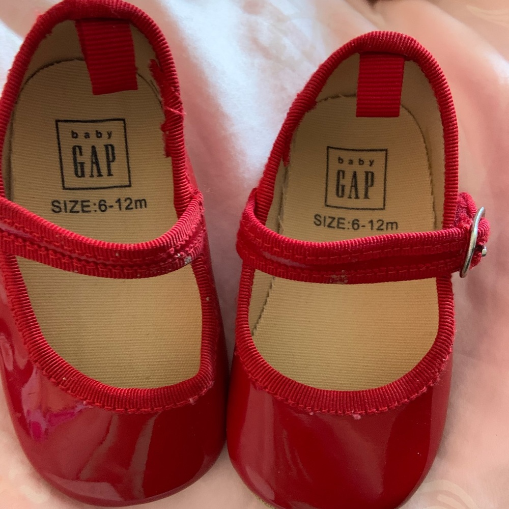 Baby gap red shoes
